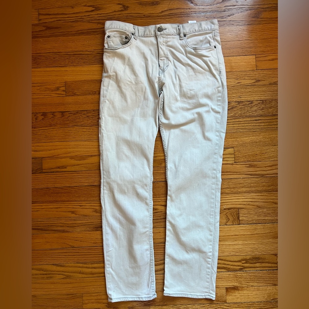 Banana Republic men’s gray wash slim jeans